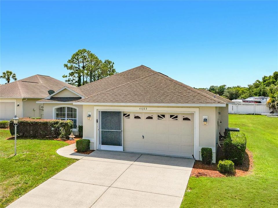 For Sale: $229,500 (2 beds, 2 baths, 1572 Square Feet)