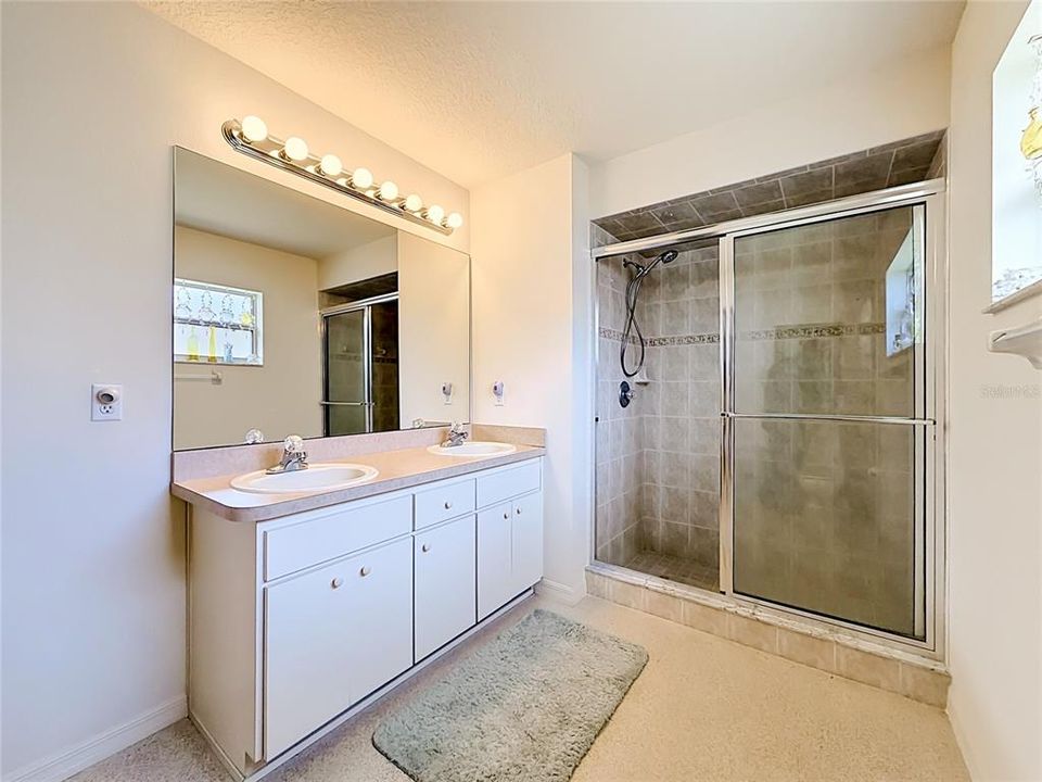For Sale: $229,500 (2 beds, 2 baths, 1572 Square Feet)