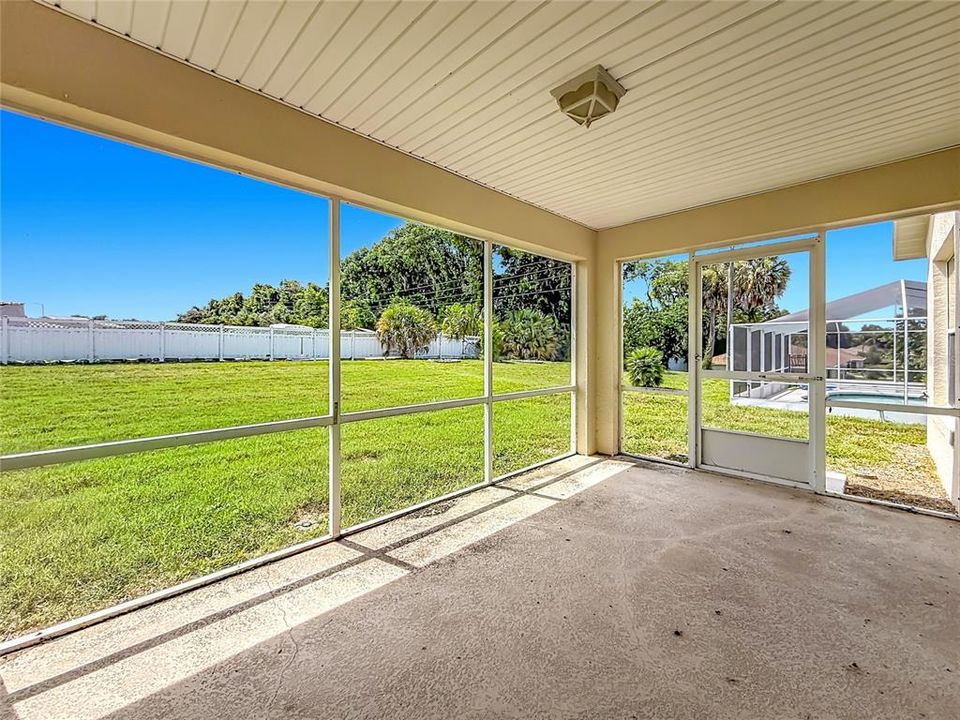 For Sale: $229,500 (2 beds, 2 baths, 1572 Square Feet)