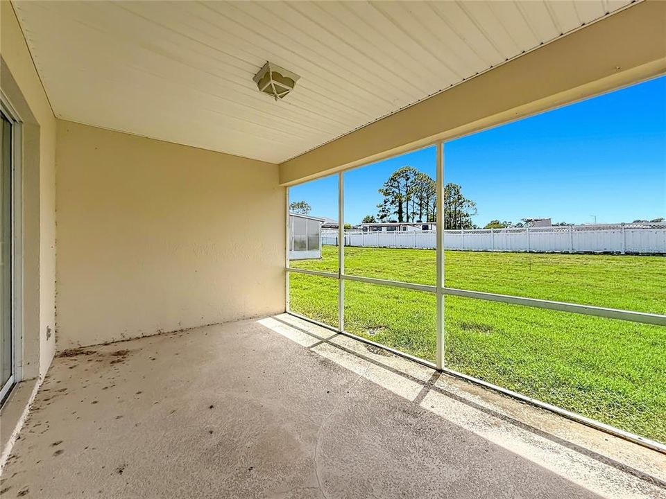 For Sale: $229,500 (2 beds, 2 baths, 1572 Square Feet)