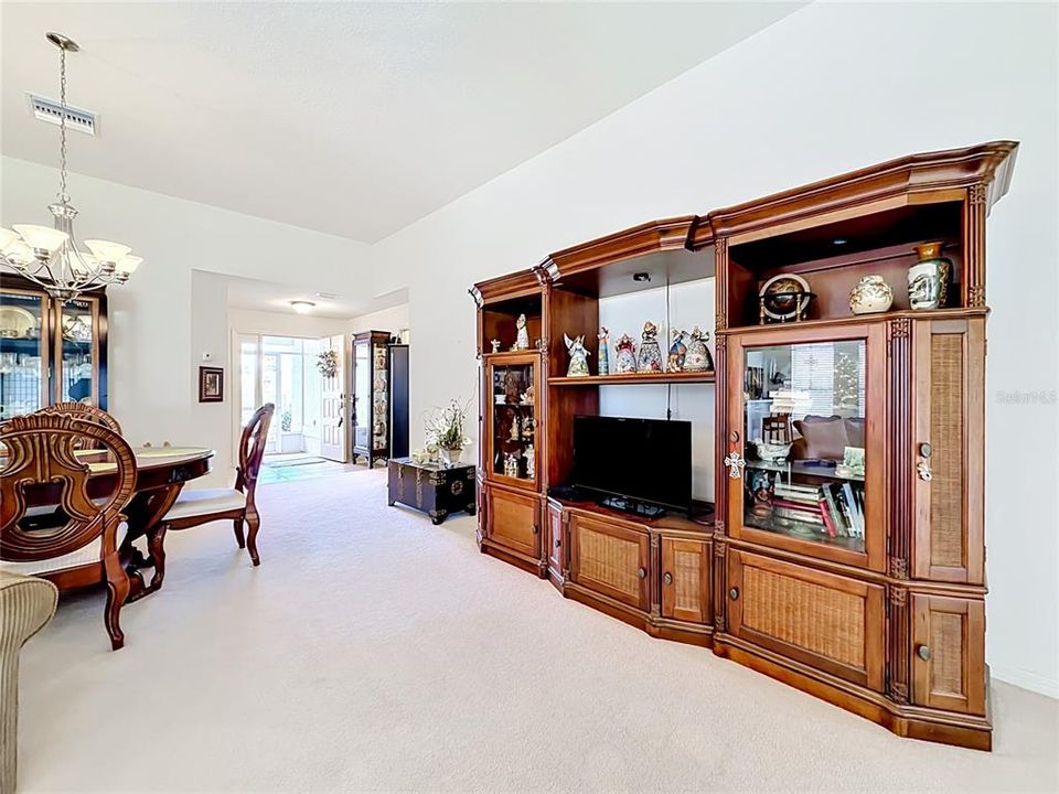For Sale: $229,500 (2 beds, 2 baths, 1572 Square Feet)