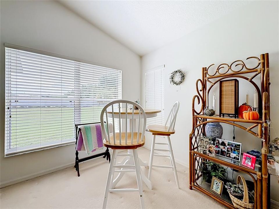 For Sale: $229,500 (2 beds, 2 baths, 1572 Square Feet)