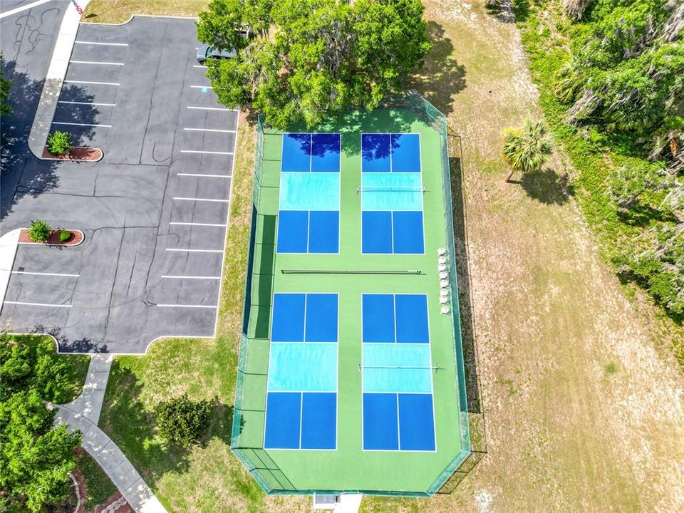 For Sale: $229,500 (2 beds, 2 baths, 1572 Square Feet)
