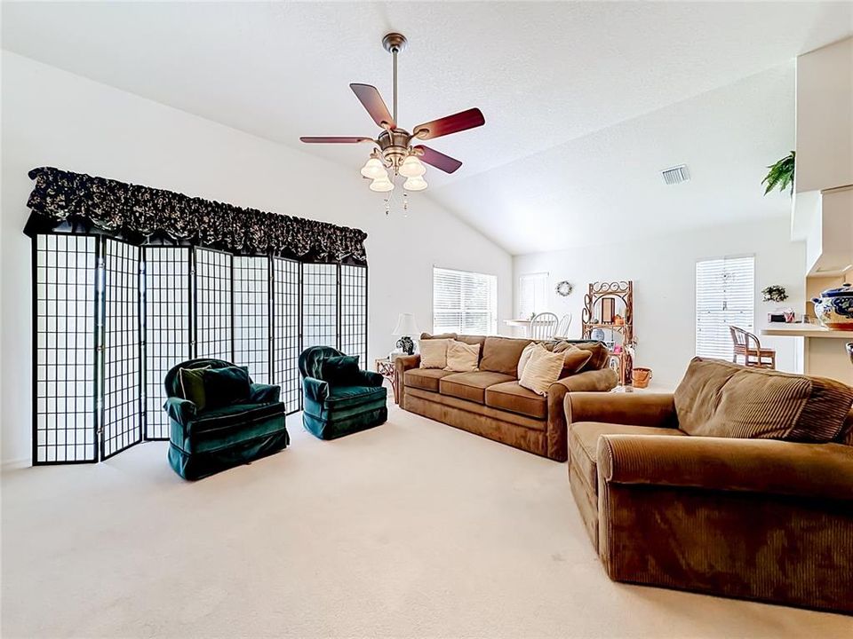 For Sale: $229,500 (2 beds, 2 baths, 1572 Square Feet)