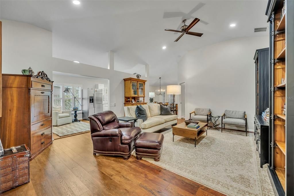 Activo con contrato: $478,000 (3 camas, 2 baños, 1576 Pies cuadrados)