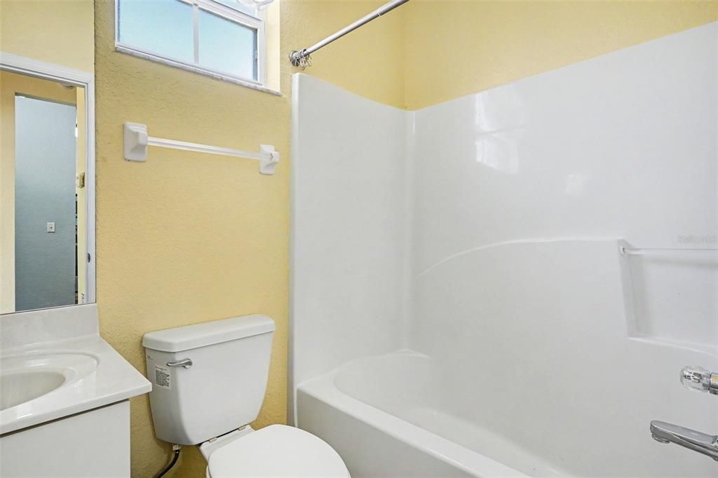 На продажу: $159,000 (3 спален, 2 ванн, 1218 Квадратных фут)
