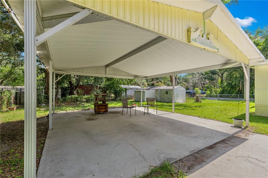 For Sale: $129,000 (2 beds, 2 baths, 997 Square Feet)
