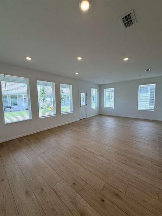 En Renta: $2,500 (3 camas, 2 baños, 1825 Pies cuadrados)