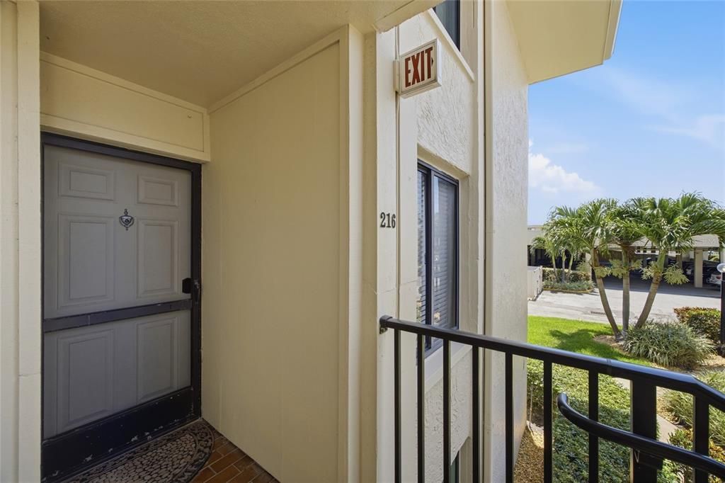 For Rent: $2,395 (2 beds, 2 baths, 890 Square Feet)