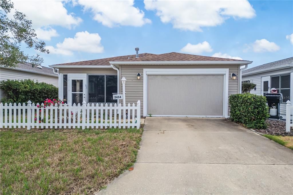For Rent: $1,600 (2 beds, 2 baths, 1156 Square Feet)