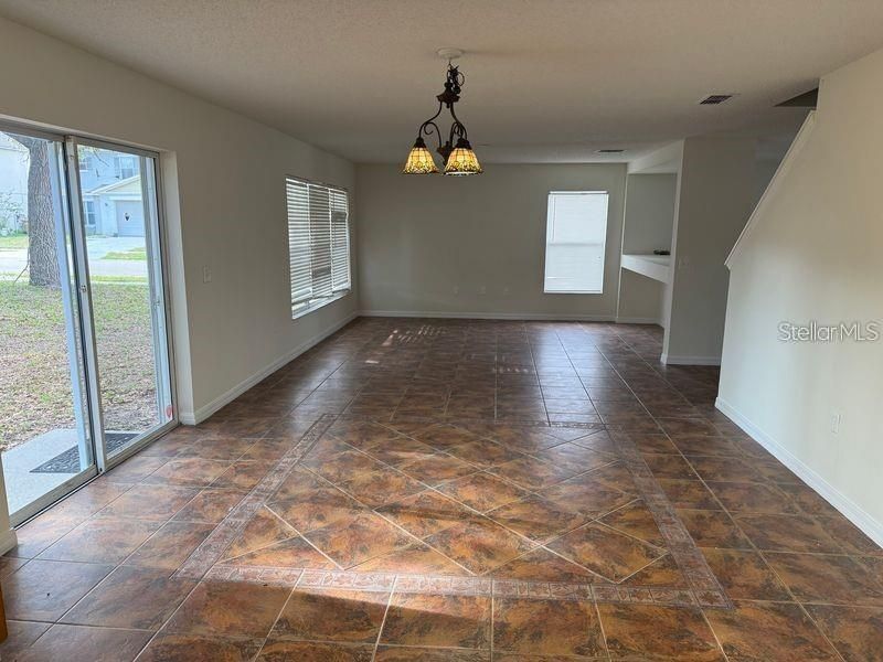 En Venta: $420,000 (4 camas, 2 baños, 2411 Pies cuadrados)