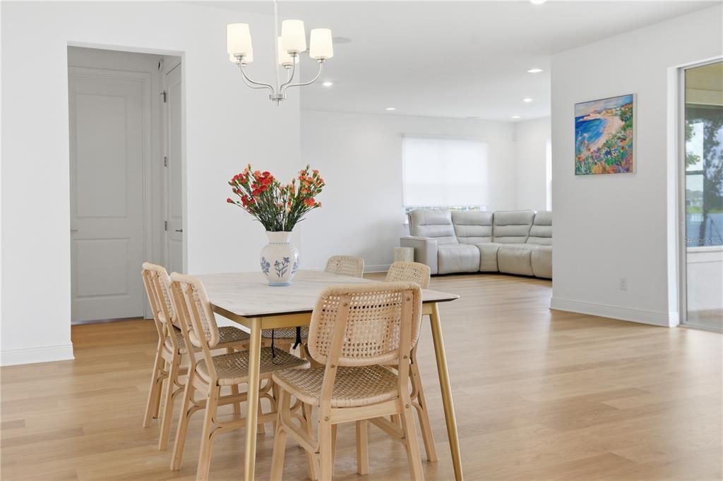 En Venta: $1,149,000 (4 camas, 4 baños, 4226 Pies cuadrados)