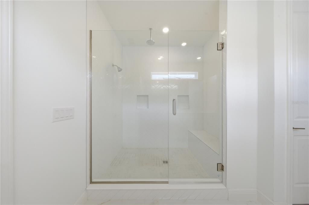 En Venta: $1,149,000 (4 camas, 4 baños, 4226 Pies cuadrados)