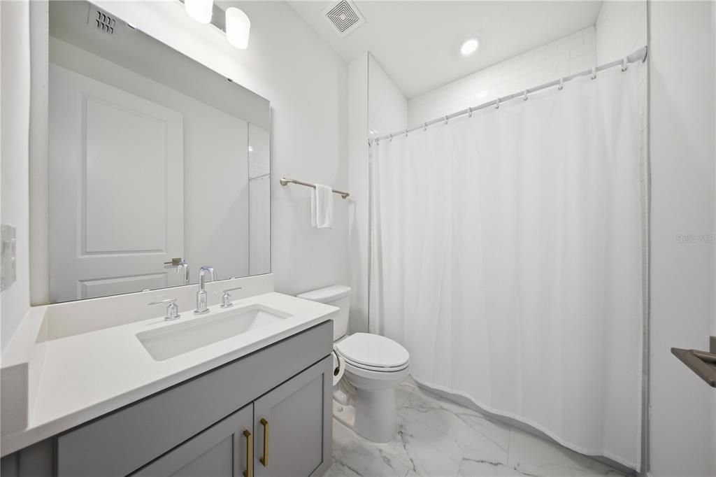 En Venta: $1,149,000 (4 camas, 4 baños, 4226 Pies cuadrados)