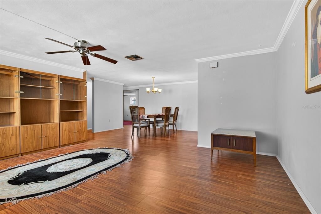 For Sale: $220,000 (3 beds, 2 baths, 1625 Square Feet)