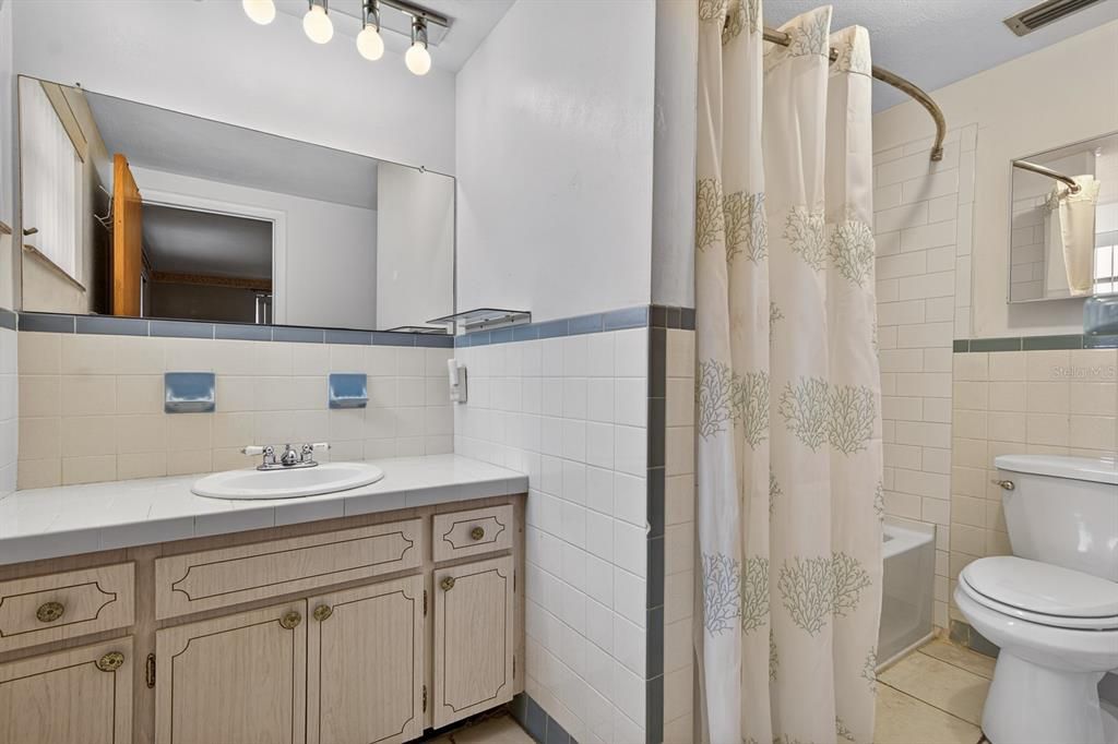 For Sale: $220,000 (3 beds, 2 baths, 1625 Square Feet)