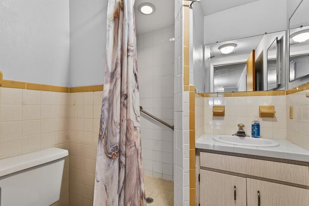 For Sale: $220,000 (3 beds, 2 baths, 1625 Square Feet)