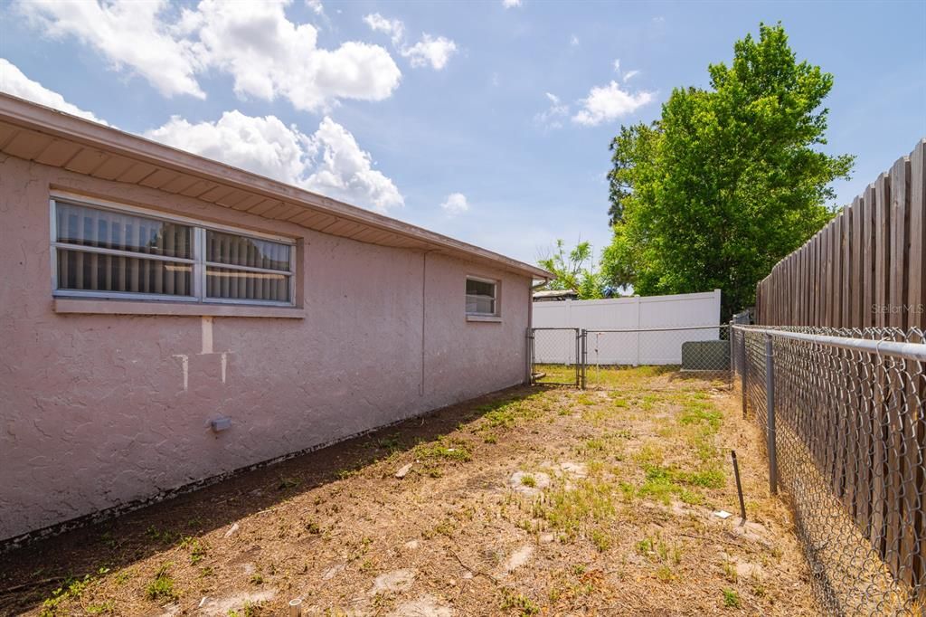 For Sale: $220,000 (3 beds, 2 baths, 1625 Square Feet)