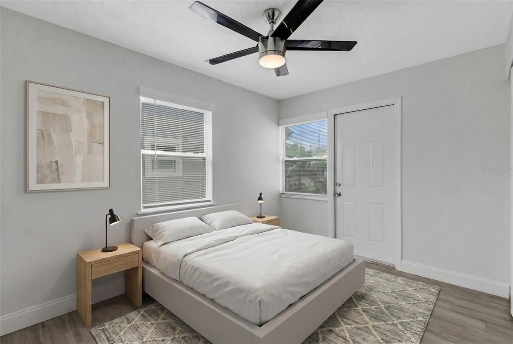 Active With Contract: $305,000 (3 beds, 1 baths, 1039 Square Feet)