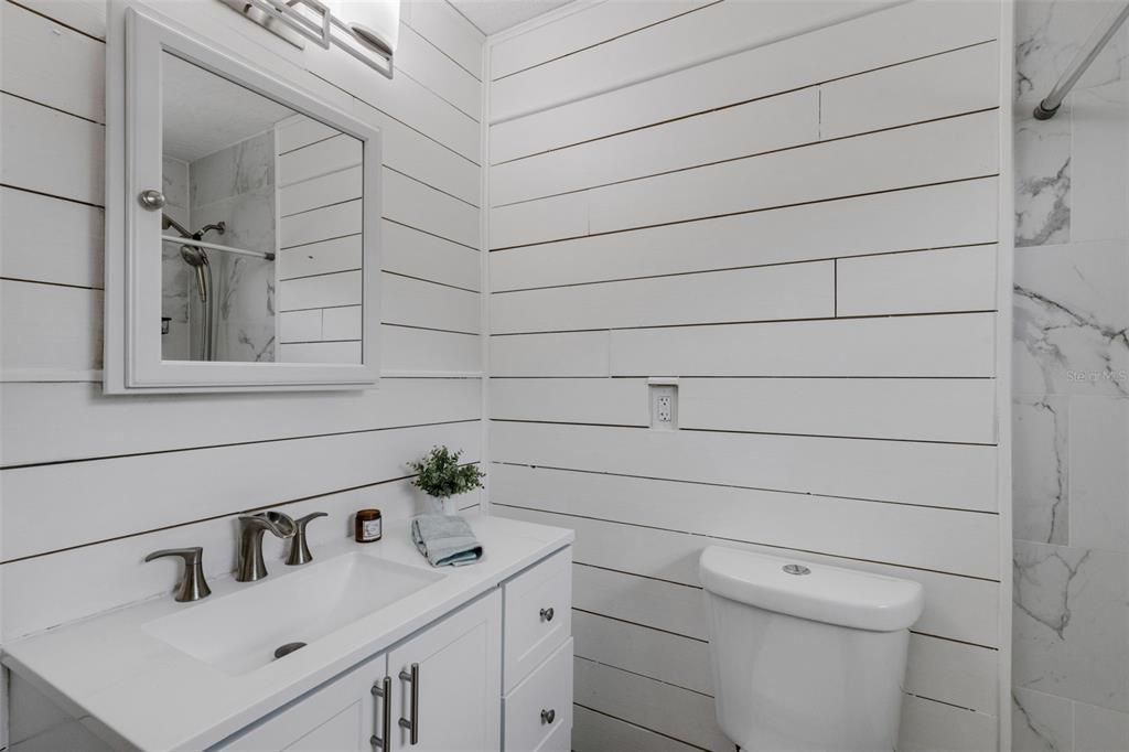 Active With Contract: $305,000 (3 beds, 1 baths, 1039 Square Feet)