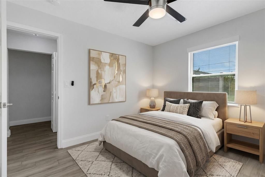 Active With Contract: $305,000 (3 beds, 1 baths, 1039 Square Feet)
