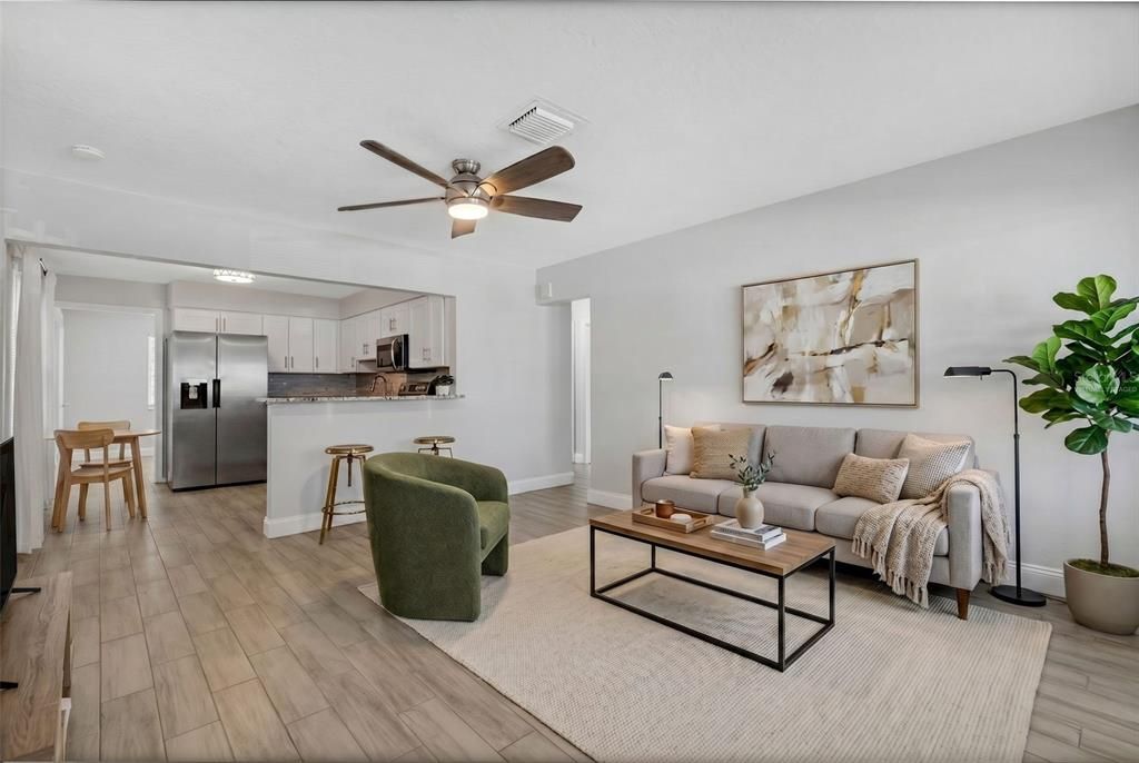 Active With Contract: $305,000 (3 beds, 1 baths, 1039 Square Feet)