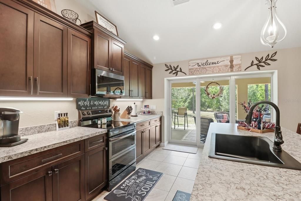 For Sale: $449,000 (3 beds, 2 baths, 1936 Square Feet)