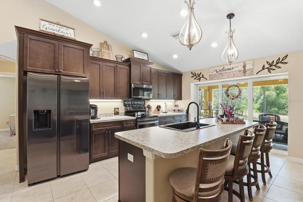 For Sale: $449,000 (3 beds, 2 baths, 1936 Square Feet)