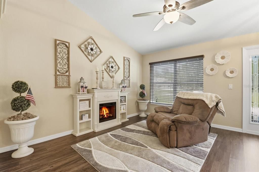 For Sale: $449,000 (3 beds, 2 baths, 1936 Square Feet)