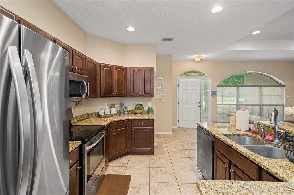 For Sale: $339,900 (3 beds, 2 baths, 1610 Square Feet)