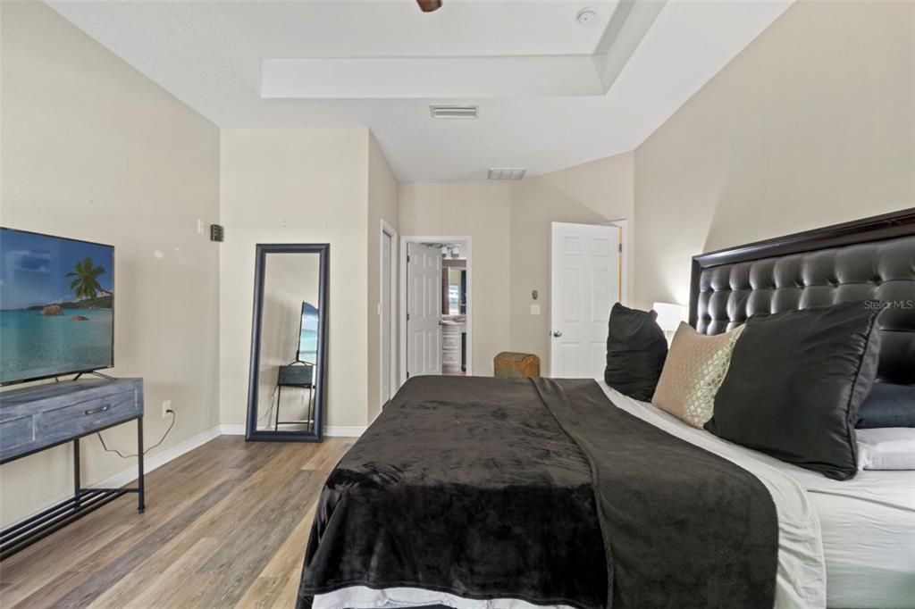 For Sale: $339,900 (3 beds, 2 baths, 1610 Square Feet)