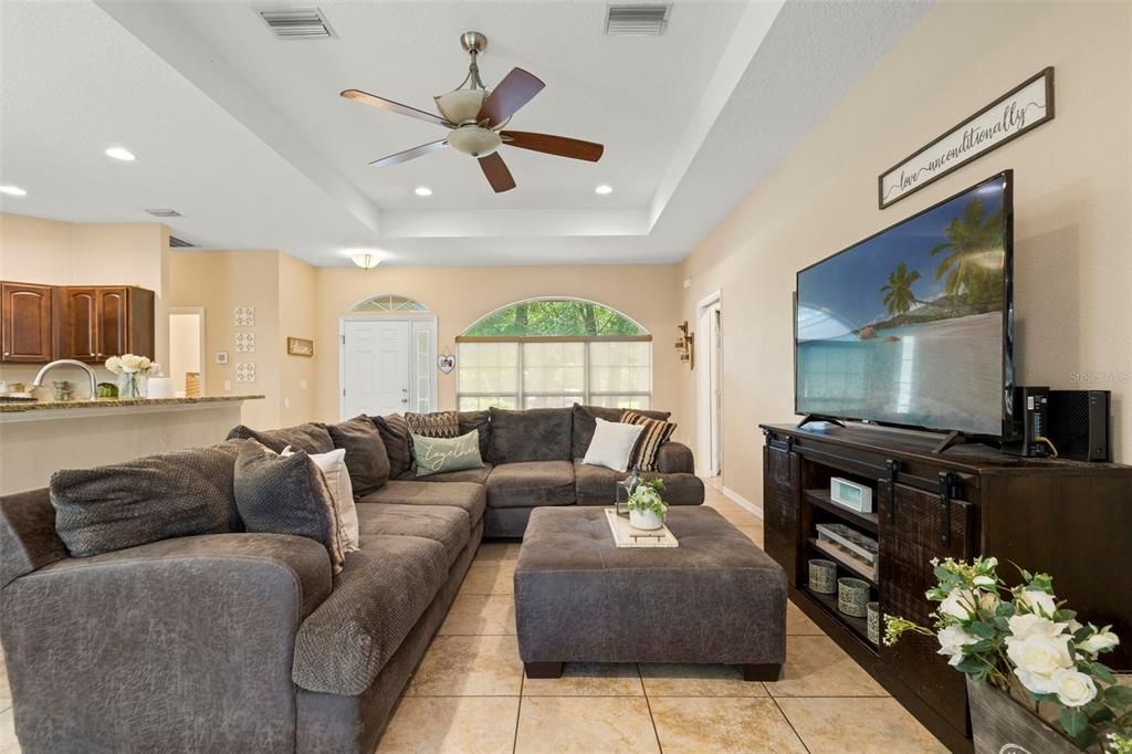 For Sale: $339,900 (3 beds, 2 baths, 1610 Square Feet)