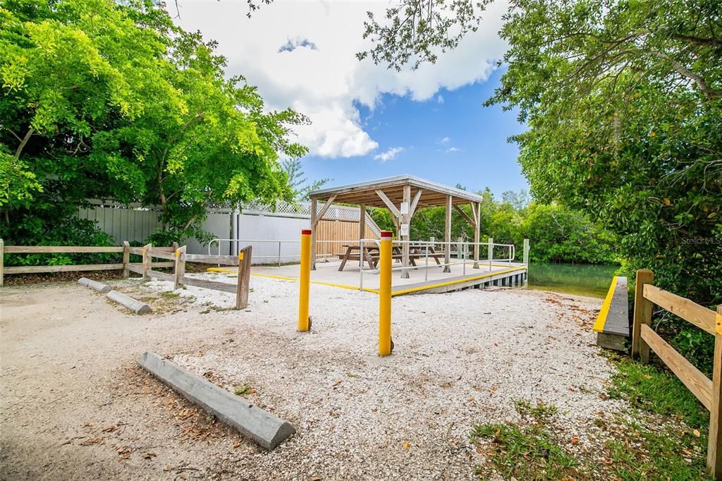На продажу: $449,000 (3 спален, 2 ванн, 1714 Квадратных фут)