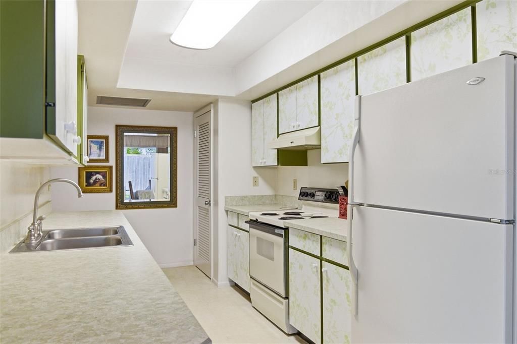На продажу: $449,000 (3 спален, 2 ванн, 1714 Квадратных фут)