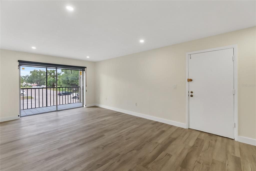 En Venta: $195,000 (2 camas, 2 baños, 964 Pies cuadrados)