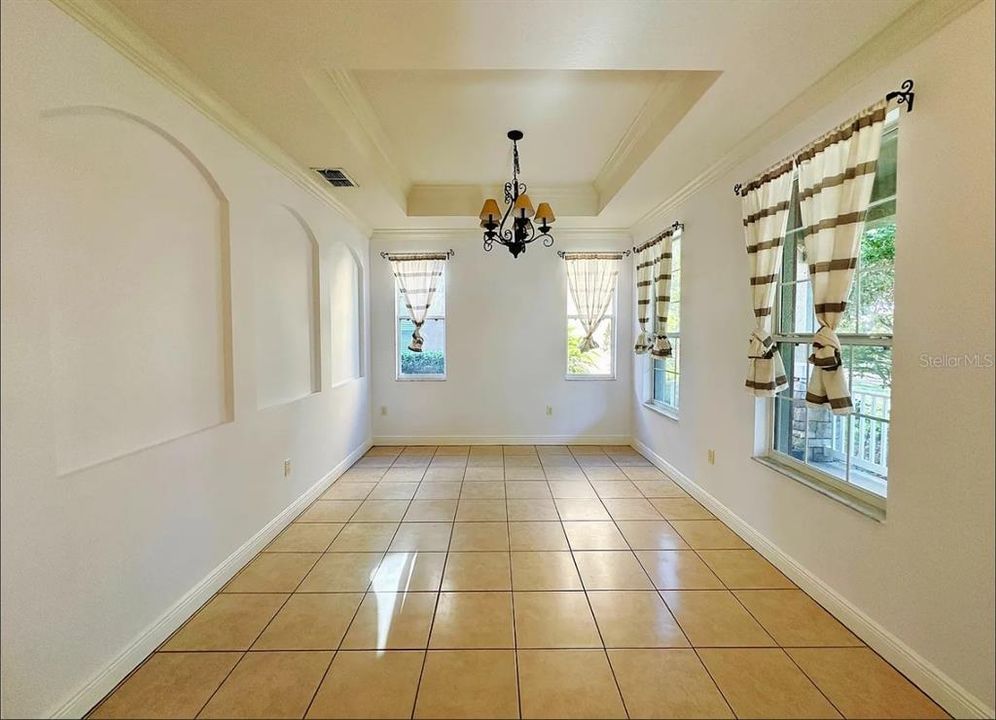 For Rent: $3,200 (4 beds, 3 baths, 2804 Square Feet)