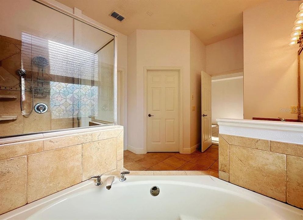 For Rent: $3,200 (4 beds, 3 baths, 2804 Square Feet)