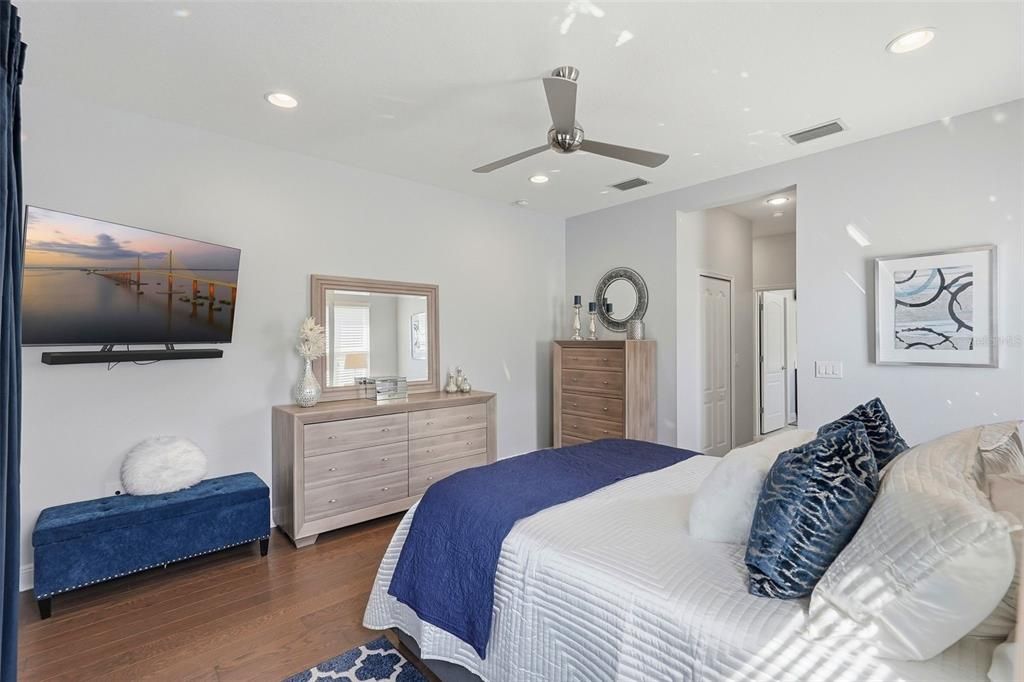 Activo con contrato: $579,000 (3 camas, 2 baños, 2222 Pies cuadrados)