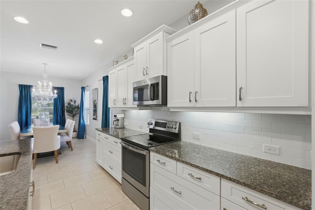 Activo con contrato: $579,000 (3 camas, 2 baños, 2222 Pies cuadrados)