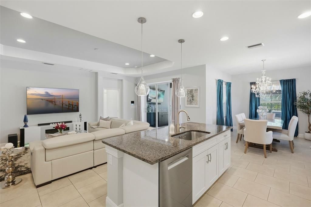 Activo con contrato: $579,000 (3 camas, 2 baños, 2222 Pies cuadrados)