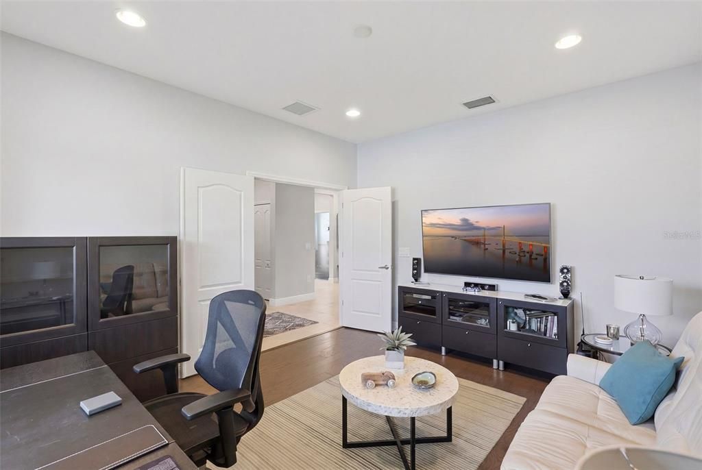 Activo con contrato: $579,000 (3 camas, 2 baños, 2222 Pies cuadrados)