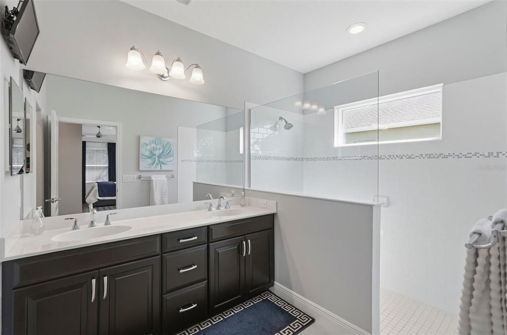 Activo con contrato: $579,000 (3 camas, 2 baños, 2222 Pies cuadrados)
