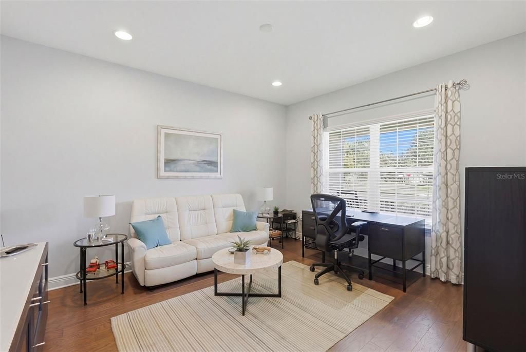 Activo con contrato: $579,000 (3 camas, 2 baños, 2222 Pies cuadrados)