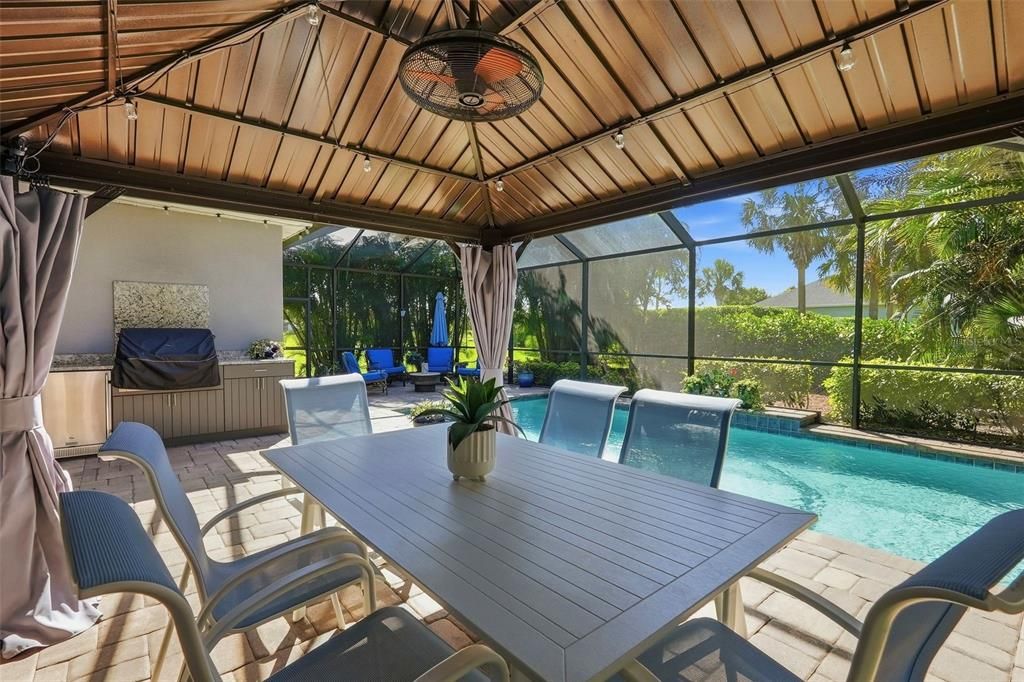 Activo con contrato: $579,000 (3 camas, 2 baños, 2222 Pies cuadrados)