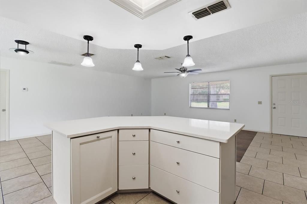 En Venta: $230,000 (2 camas, 2 baños, 1222 Pies cuadrados)