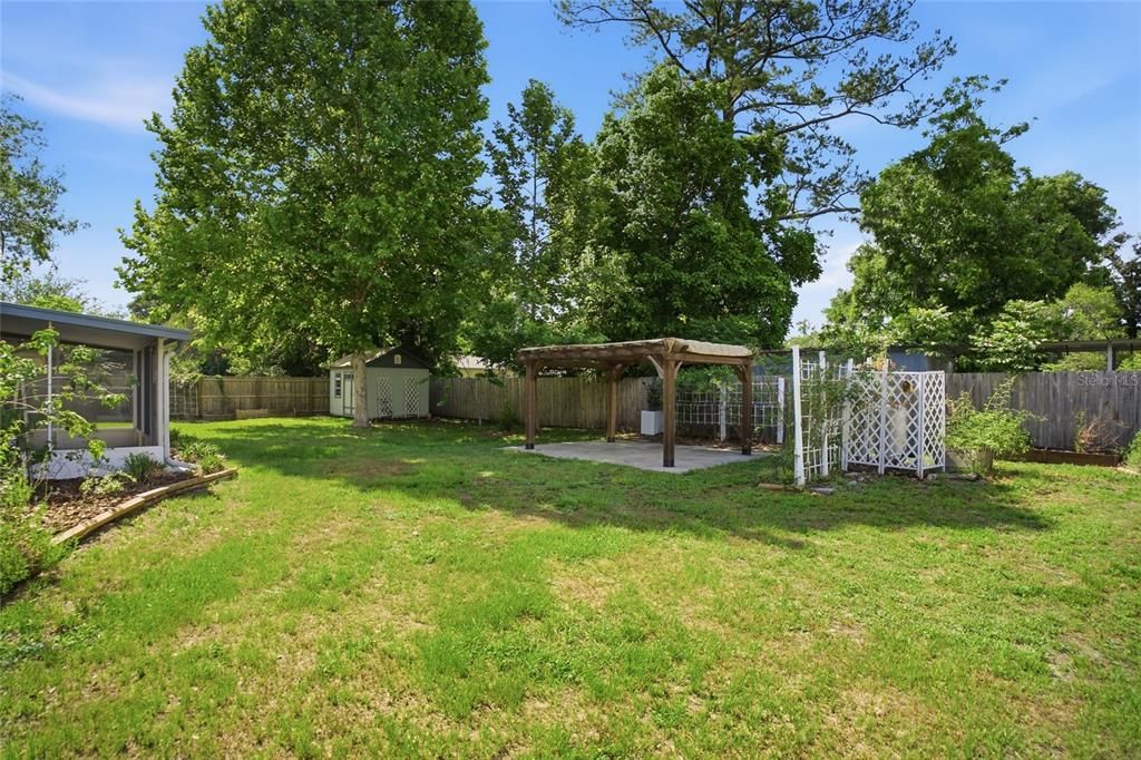 Active With Contract: $249,000 (3 beds, 2 baths, 1696 Square Feet)