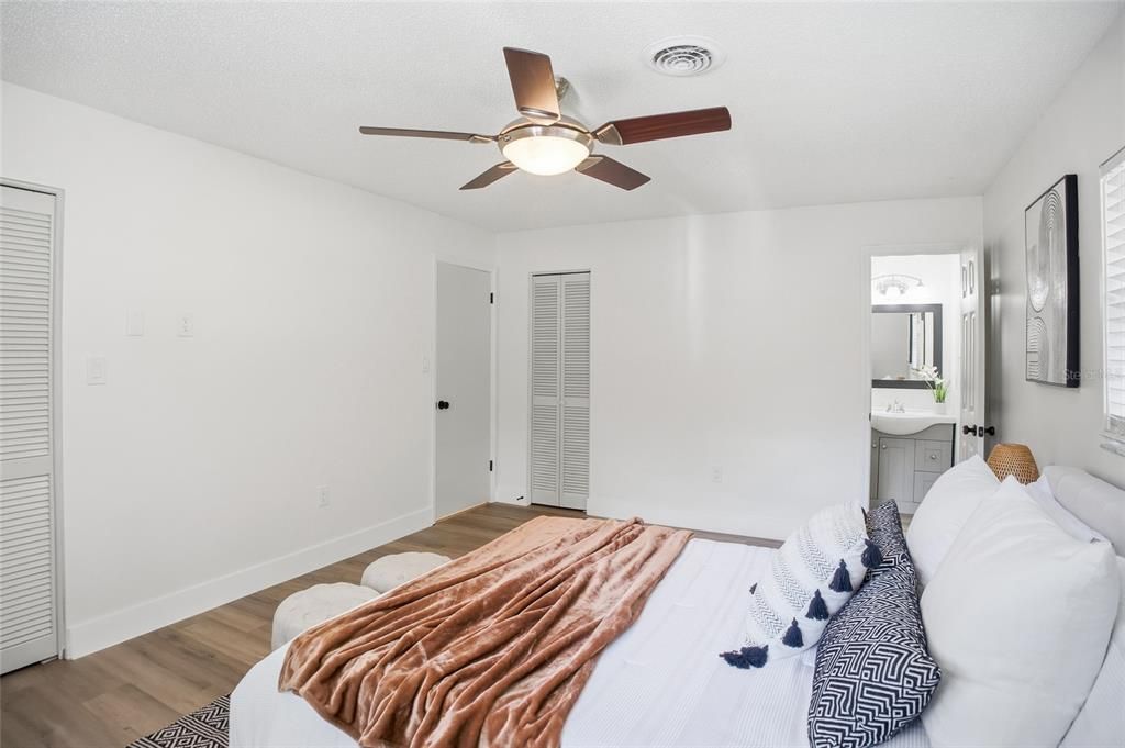 Active With Contract: $249,000 (3 beds, 2 baths, 1696 Square Feet)