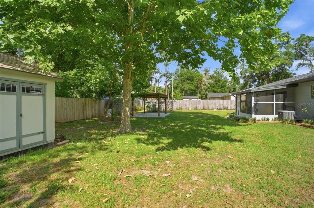 Active With Contract: $249,000 (3 beds, 2 baths, 1696 Square Feet)