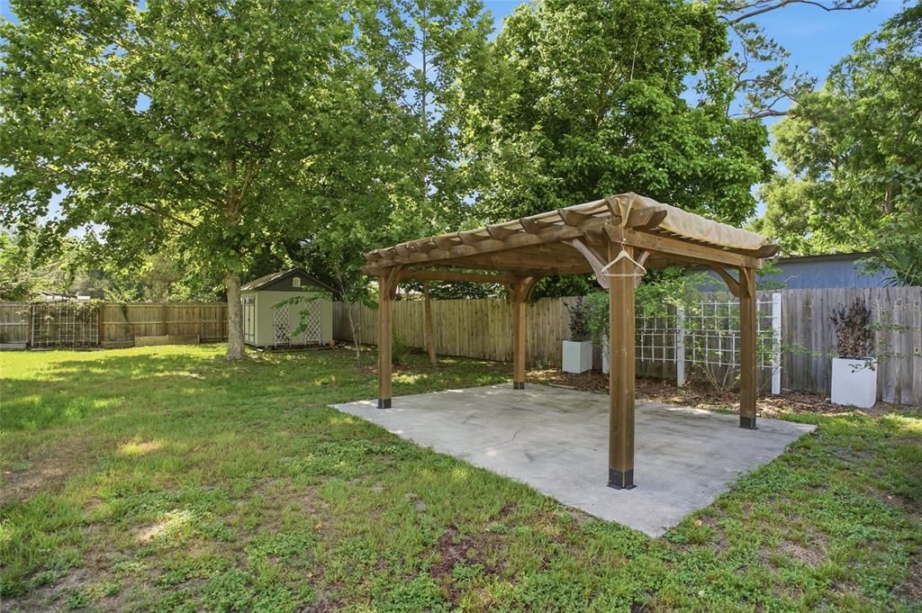 Active With Contract: $249,000 (3 beds, 2 baths, 1696 Square Feet)