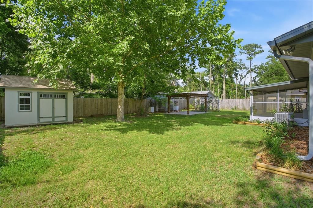 Active With Contract: $249,000 (3 beds, 2 baths, 1696 Square Feet)